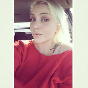 Meet your Posher, Brooke